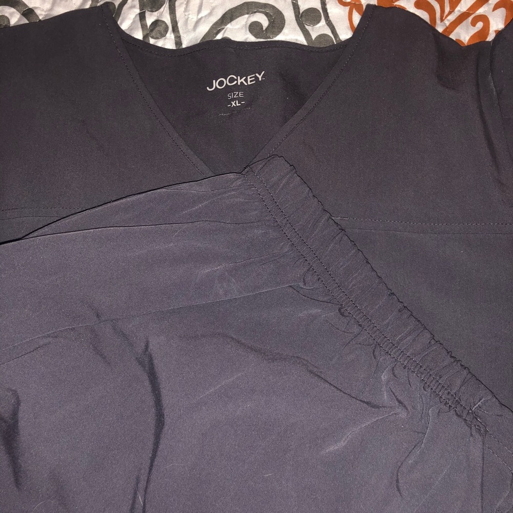 Scrub set